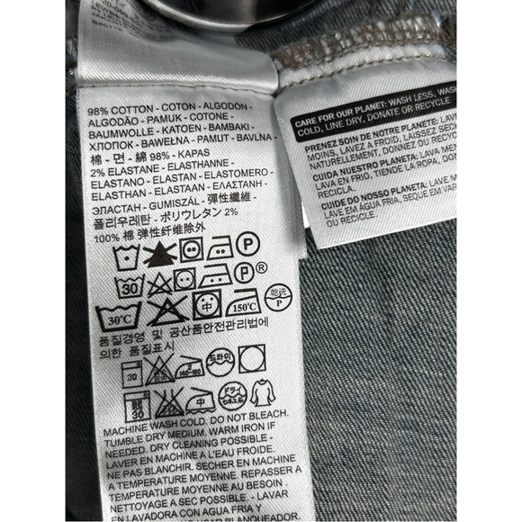 Levi’s Women’s Cropped Blue Denim Jean Jacket – Size L Red Embellished Detail - Picture 7 of 10